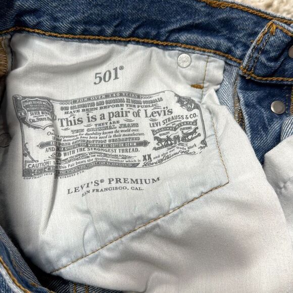 Levi’s 501 Women’s Button Fly Cut Off Denim Jean Shorts Size 28 - Picture 7 of 9